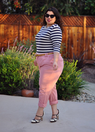 White and Navy Horizontal Striped Long Sleeve T-shirt Outfits For Women: If you'd like take your casual game to a new height, wear a white and navy horizontal striped long sleeve t-shirt and pink chinos. Unimpressed with this outfit? Invite a pair of white and black leather pumps to switch things up.