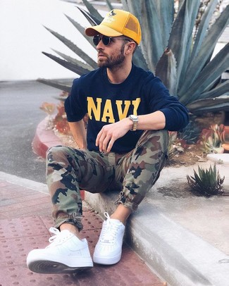 Navy Print Sweatshirt Outfits For Men: 