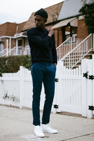 Navy Crew-neck Sweater Outfits For Men: 