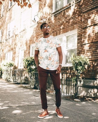 White Floral Crew-neck T-shirt Outfits For Men: 