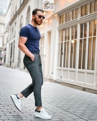 Navy Crew-neck T-shirt Outfits For Men: 