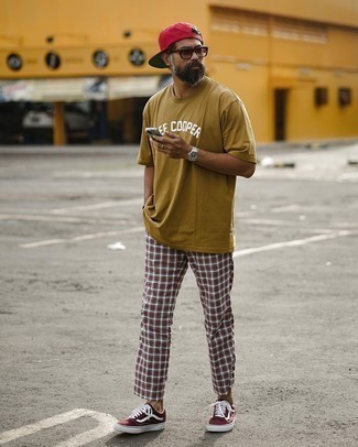 Red Plaid Pants Hot Weather Outfits For Men: 