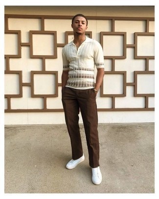 White Horizontal Striped Polo Outfits For Men: 