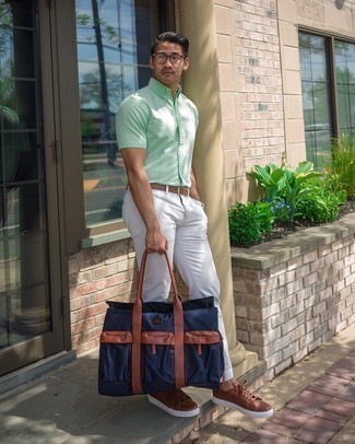 Men's Navy Canvas Holdall, Brown Leather Low Top Sneakers, White Chinos, Mint Short Sleeve Shirt