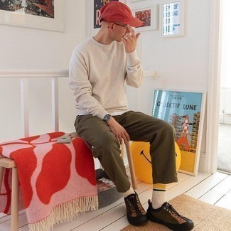 Beige Horizontal Striped Socks Outfits For Men: 