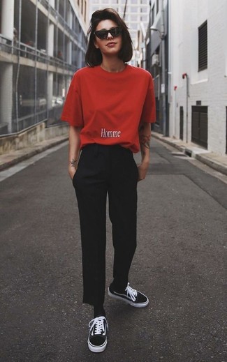 Red Crew-neck T-shirt Outfits For Women: 