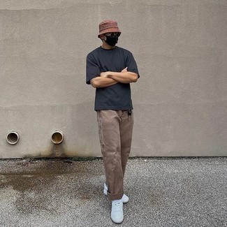 Dark Brown Bucket Hat Outfits For Men: 