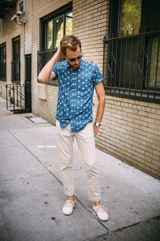 Blue Short Sleeve Shirt Outfits For Men: 