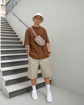 White Bucket Hat Outfits For Men: 