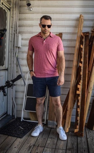 Hot Pink Polo Outfits For Men: 