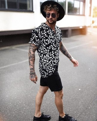 Black Floral Short Sleeve Shirt Outfits For Men: 