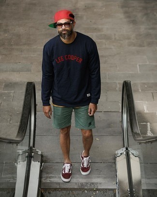 Dark Green Shorts Outfits For Men After 40: 