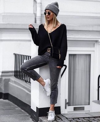 Charcoal Skinny Jeans with Low Top Sneakers Outfits: 