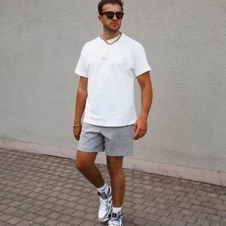 Grey Sports Shorts Outfits For Men: 