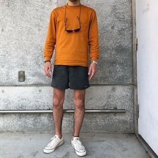 Orange Long Sleeve T-Shirt Outfits For Men: 