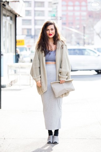 Grey Cropped Top Outfits: 