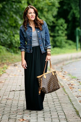 Women's Dark Brown Print Leather Tote Bag, Black Pleated Maxi Skirt, Grey V-neck T-shirt, Navy Denim Jacket