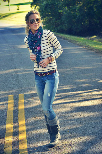 Navy Floral Scarf Outfits For Women: 