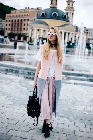 Pink Sleeveless Coat Outfits: 