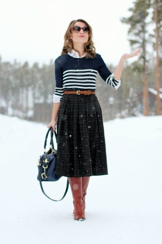 Navy Crew-neck Sweater Outfits For Women: 