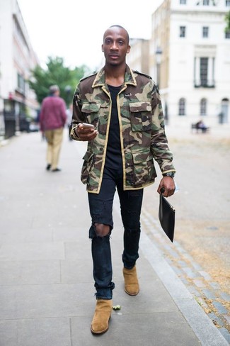 Men's Olive Camouflage Military Jacket, Black Crew-neck T-shirt, Navy Ripped Skinny Jeans, Tan Suede Chelsea Boots