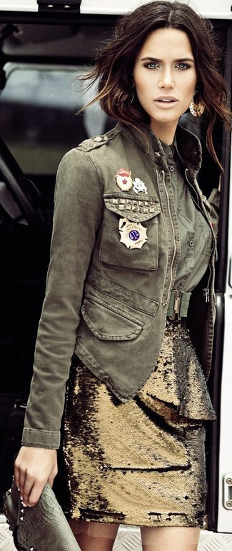 Waist Belt Outfits: If you're after a relaxed but also chic outfit, pair an olive military jacket with a waist belt.