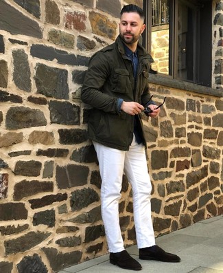 Olive Military Jacket Outfits For Men: You'll be amazed at how easy it is for any man to get dressed like this. Just an olive military jacket worn with white jeans. Want to go all out when it comes to footwear? Complete this look with a pair of dark brown suede loafers.