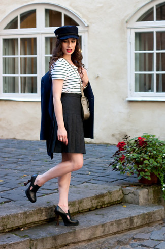Grey Pleated Mini Skirt Outfits: 