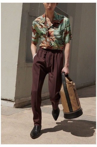 Mint Print Silk Short Sleeve Shirt Outfits For Men: Such items as a mint print silk short sleeve shirt and dark brown chinos are the ideal way to inject effortless cool into your current collection. Rounding off with black leather chelsea boots is an easy way to bring a bit of flair to your getup.