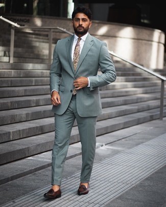 Dark Brown Print Tie Outfits For Men: A mint suit and a dark brown print tie are a polished outfit that every modern gentleman should have in his closet. Feeling transgressive today? Spice up this outfit by sporting dark brown leather loafers.