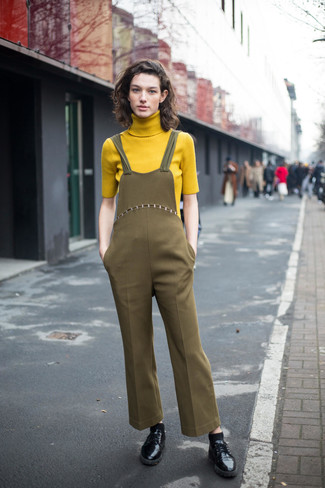 Oxford Shoes Outfits For Women: Wear a mustard turtleneck with olive overalls to show off your styling skills. To introduce some extra zing to this ensemble, complement this ensemble with oxford shoes.