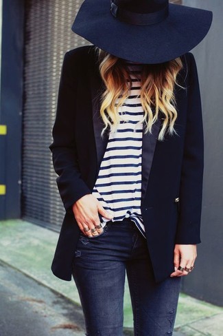 Blue Blazer Outfits For Women: Why not wear a blue blazer and navy ripped skinny jeans? As well as very practical, these two pieces look fabulous together.