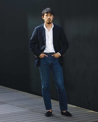 Navy Blazer Outfits For Men: A navy blazer and navy jeans are among the foundations of a good wardrobe. If you feel like playing it up a bit now, add a pair of black velvet tassel loafers to this outfit.