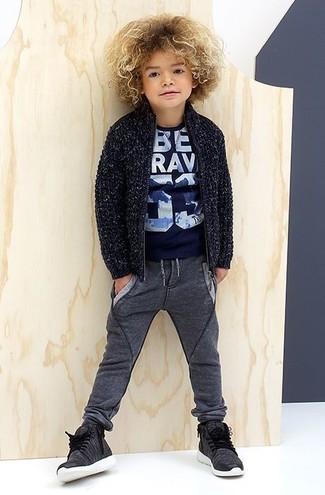 Navy T-shirt with Sweatpants Outfits For Boys (4 ideas & outfits ...