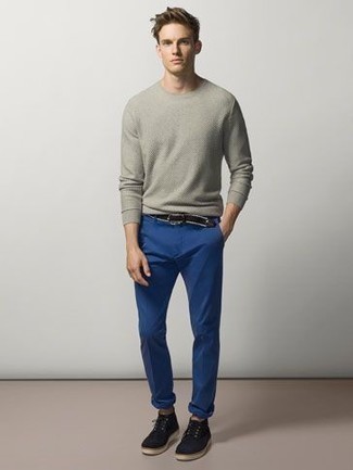 Navy Casual Boots with Crew-neck Sweater Outfits For Men: 