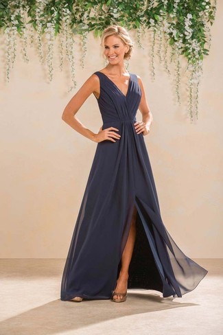 Gold Satin Pumps Outfits: For a look that's absolutely steal-worthy, dress in a navy chiffon evening dress. Infuse a mellow feel into this ensemble by sporting gold satin pumps.