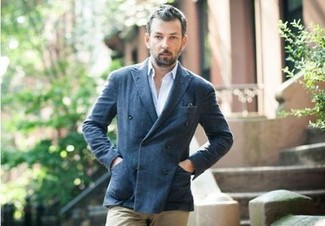 Olive Pocket Square Outfits: A navy double breasted blazer and an olive pocket square are great menswear essentials that will integrate perfectly within your day-to-day casual routine.