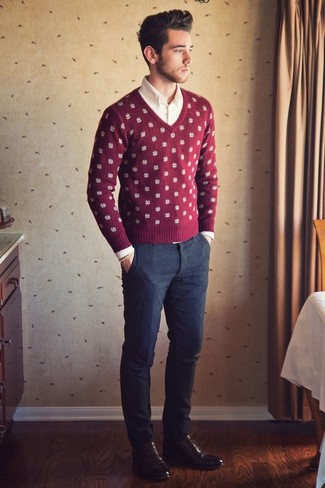 Burgundy Print Crew-neck Sweater Warm Weather Outfits For Men: 