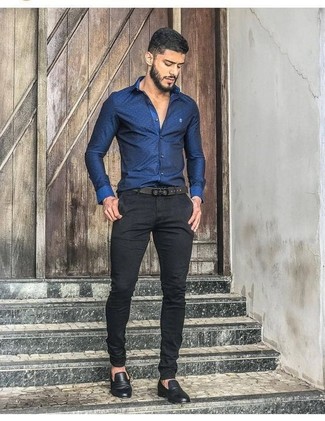 Navy Polka Dot Dress Shirt Outfits For Men: For an effortlessly neat look, rock a navy polka dot dress shirt with black chinos — these two pieces fit really well together. Parade your sophisticated side by finishing off with a pair of black leather loafers.