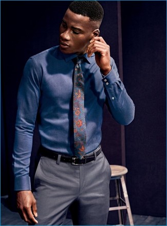 Navy Floral Tie Outfits For Men: Definitive proof that a navy dress shirt and a navy floral tie look amazing when paired up in a classy look for a modern gent.