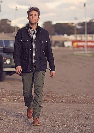 Black Gingham Long Sleeve Shirt Outfits For Men: Extremely stylish and comfortable, this off-duty combo of a black gingham long sleeve shirt and olive cargo pants will provide you with excellent styling possibilities. Brown leather casual boots will bring an extra dose of elegance to an otherwise standard look.