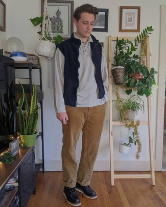Navy Fleece Gilet Outfits For Men: For a relaxed casual outfit, team a navy fleece gilet with khaki corduroy chinos — these two pieces go perfectly together. For something more on the sophisticated end to finish this ensemble, complement this outfit with black leather casual boots.