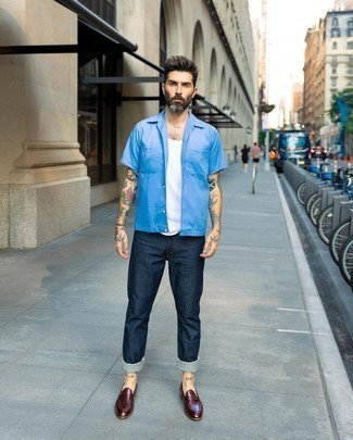 Blue Short Sleeve Shirt Outfits For Men In Their 30s: 