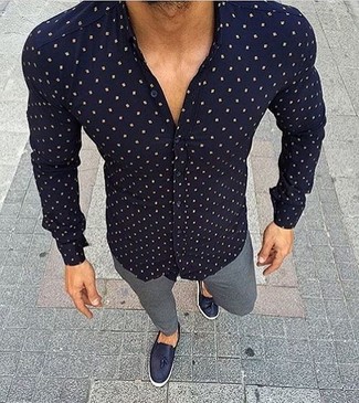 Navy and White Polka Dot Dress Shirt Outfits For Men: 