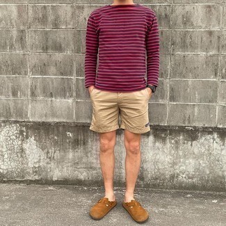 Tan Sports Shorts Outfits For Men: A navy horizontal striped long sleeve t-shirt and tan sports shorts are an urban pairing that every sartorially savvy gentleman should have in his off-duty collection. Brown suede loafers will immediately lift up even the most basic of outfits.