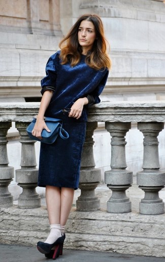 Navy Suede Pumps Outfits: For an outfit that's super straightforward but can be flaunted in a great deal of different ways, choose a navy velvet midi dress. The whole ensemble comes together when you introduce a pair of navy suede pumps to the equation.