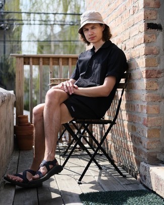 Beige Bucket Hat Outfits For Men: 