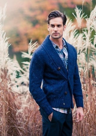 Navy and White Plaid Long Sleeve Shirt Outfits For Men: A navy and white plaid long sleeve shirt and navy chinos are a wonderful combo worth having in your daily styling arsenal.