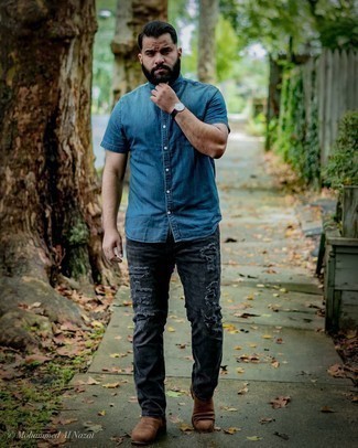 Men's Navy Chambray Short Sleeve Shirt, Charcoal Ripped Jeans, Brown Suede Chelsea Boots, Dark Brown Leather Watch