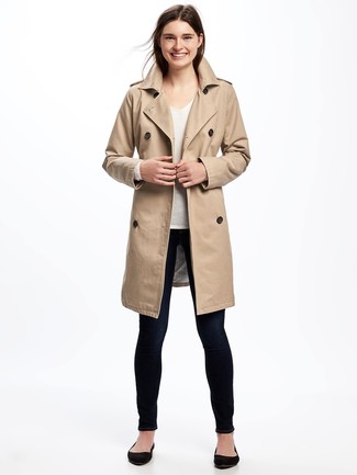 Tan Trenchcoat Outfits For Women: 